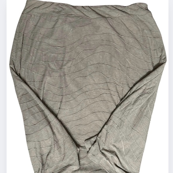 Cato Dresses & Skirts - Cato Tan Elastic Waist Scalloped Midi Skirt Size 18/20